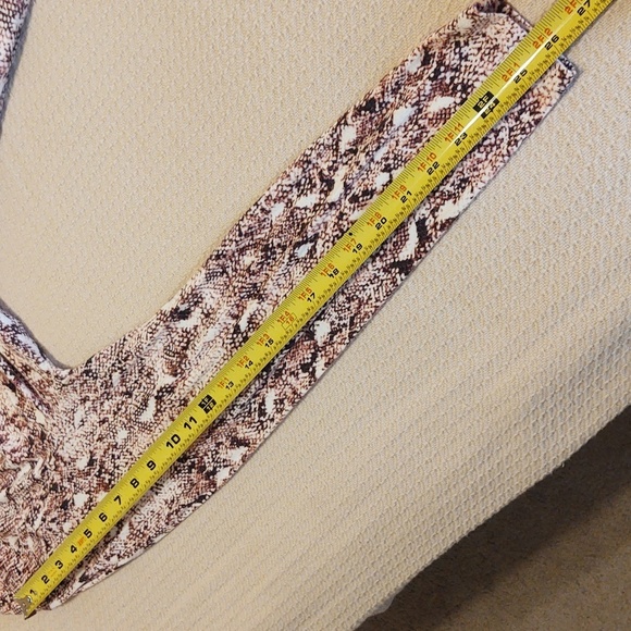 New Directions Pink and White Long Sleeve Snakeskin Look Blouse - Picture 12 of 12